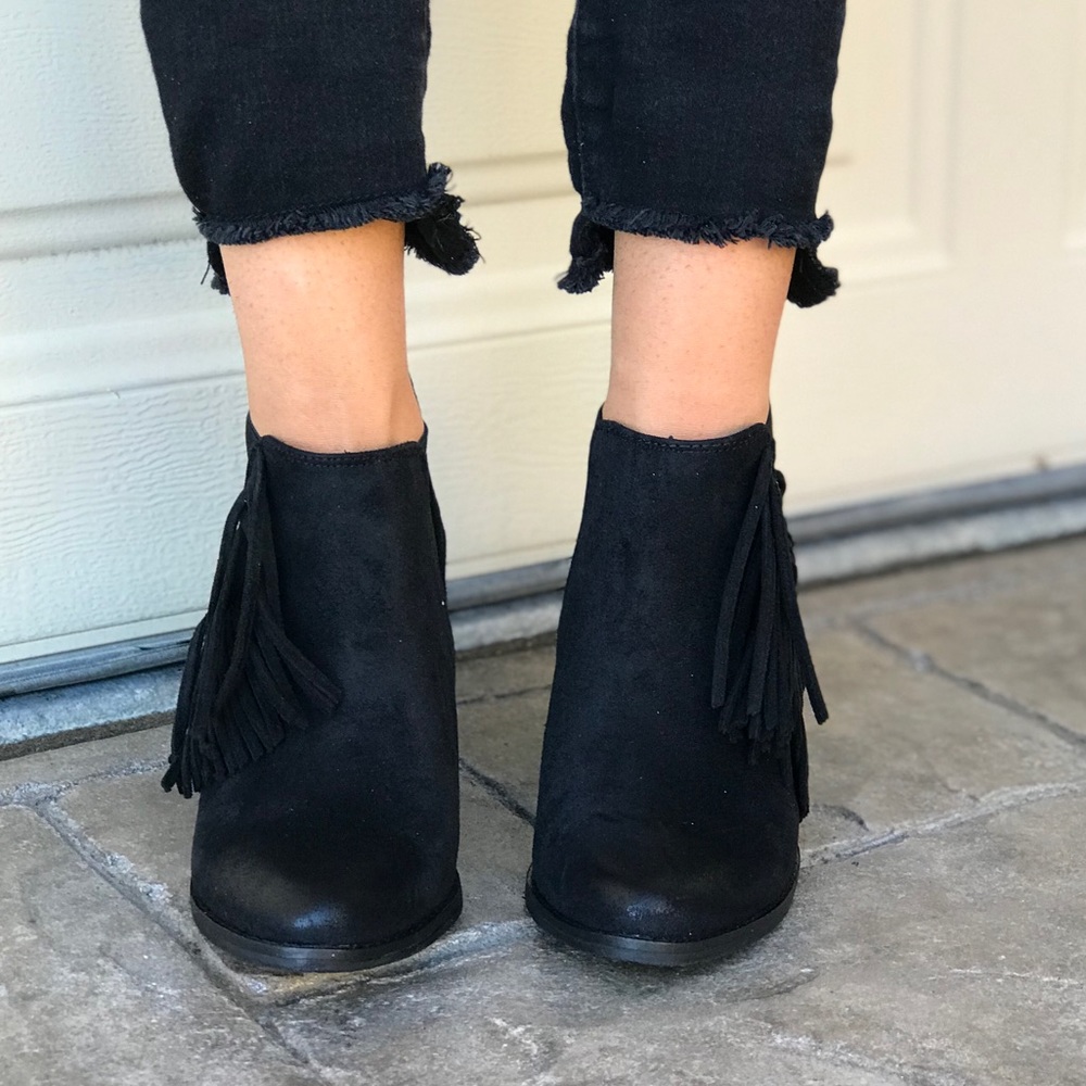 NIB Black Rad Boho Chic Fringe Bohemian Ankle Boot - Picture 3 of 5